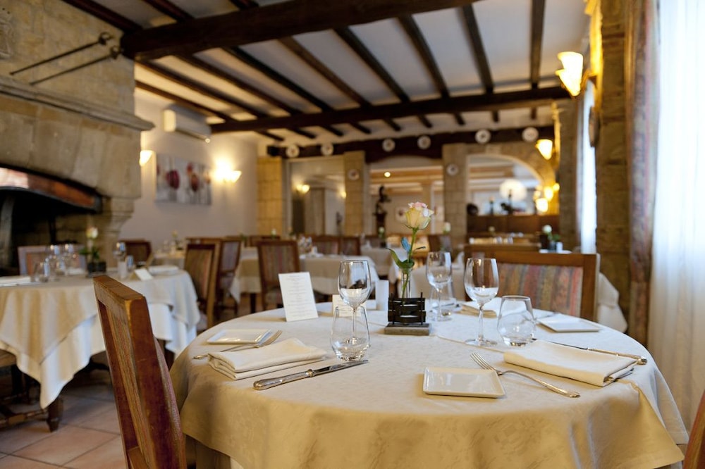 Logis Hotel Le Cheval Rouge 16/26