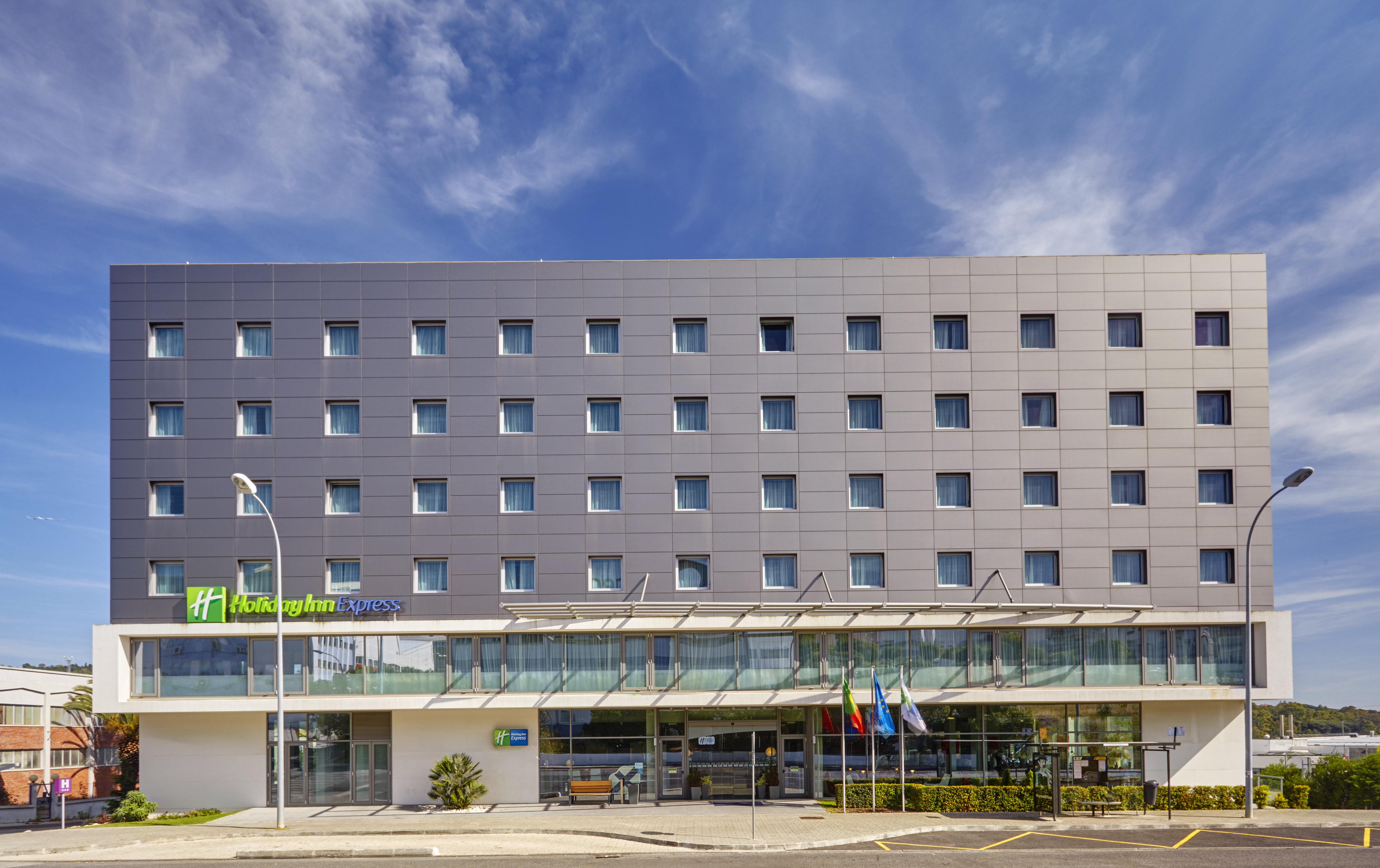 Holiday Inn Express Lisbon Alfragide 2/35