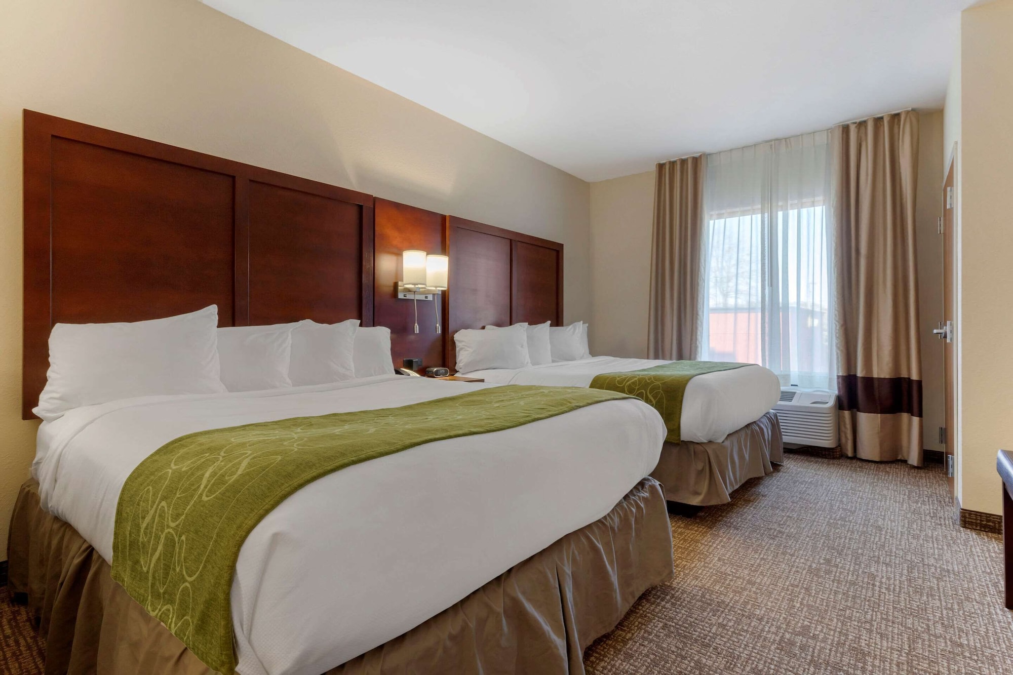 Super, Suite, 2 Queen Beds, with Extra Bed