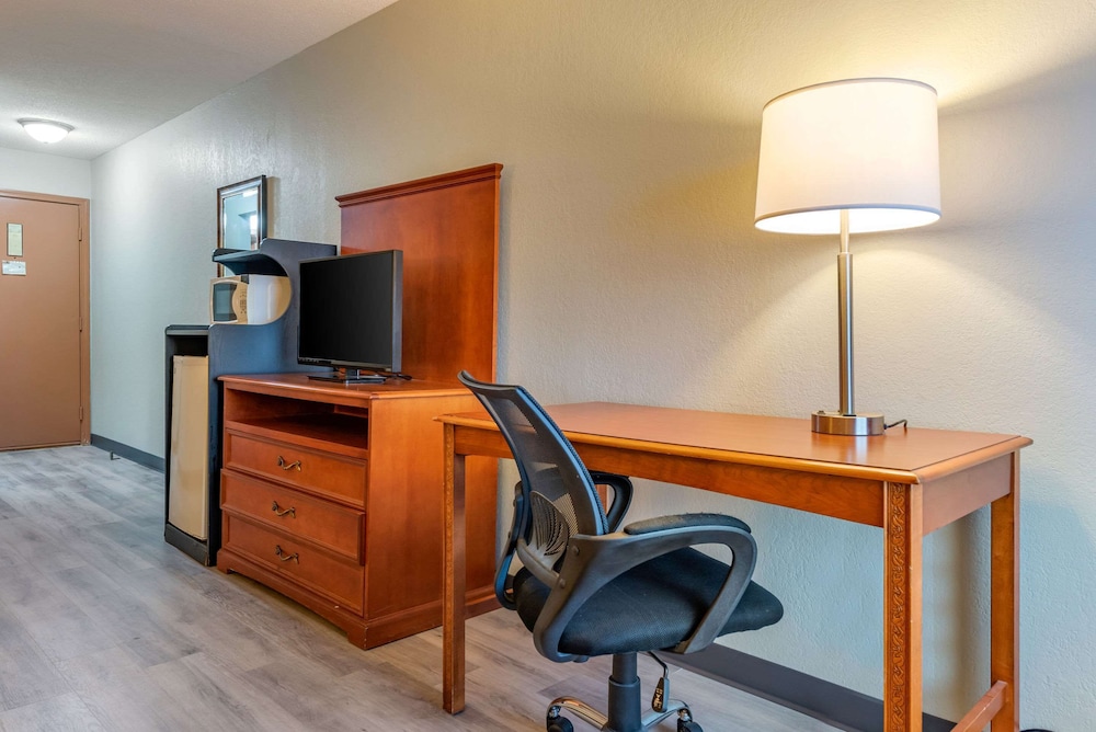 Baymont by Wyndham Lebanon IN 23/50