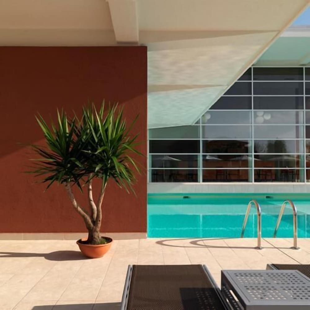 SPORTING CLUB RESORT 44/48
