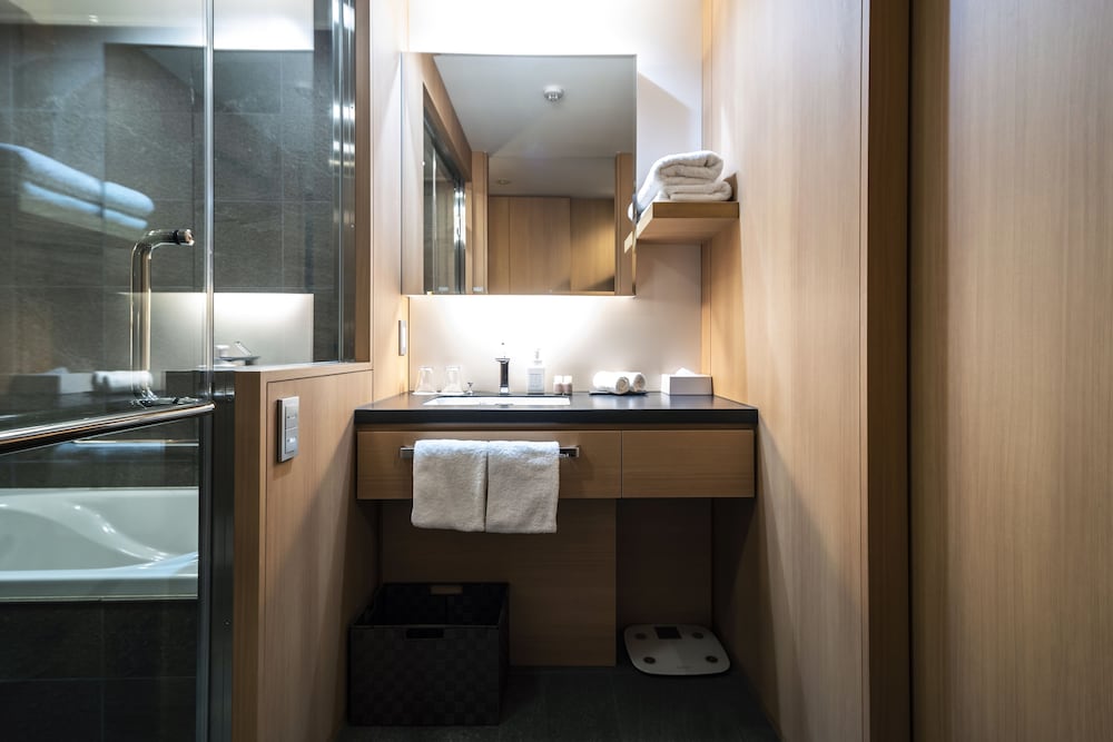 Kyoto Shijo Takakura Hotel Grandereverie 40/50