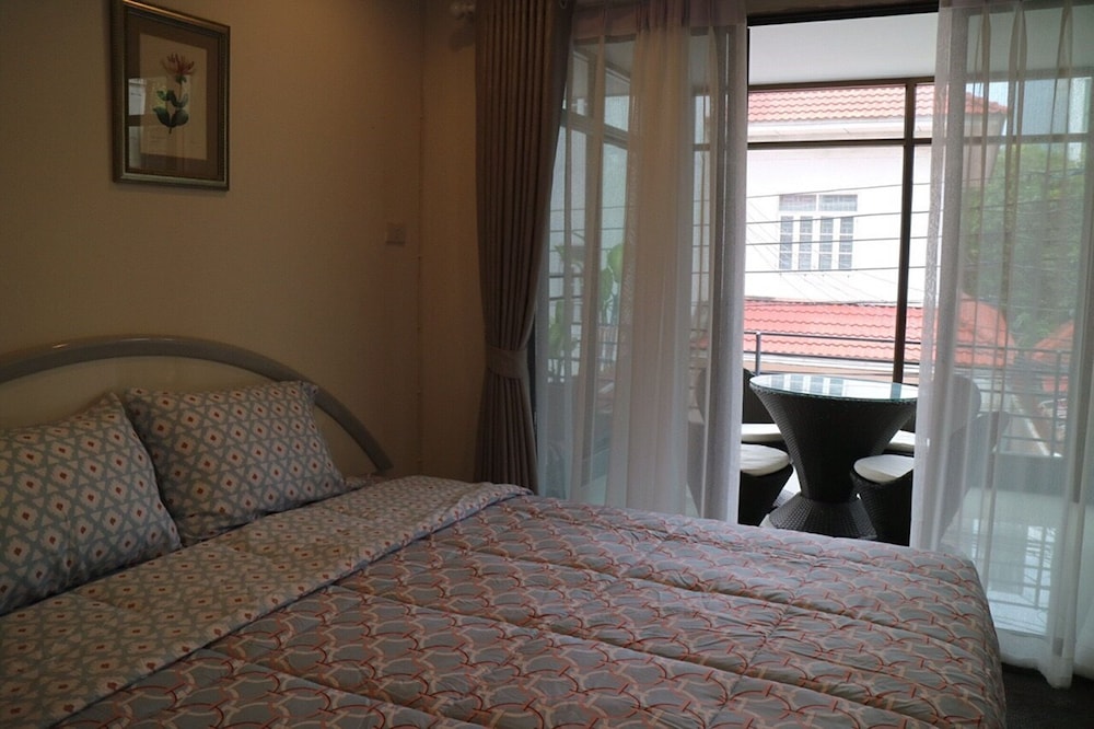 Nine Place Sukhumvit 46 11/57