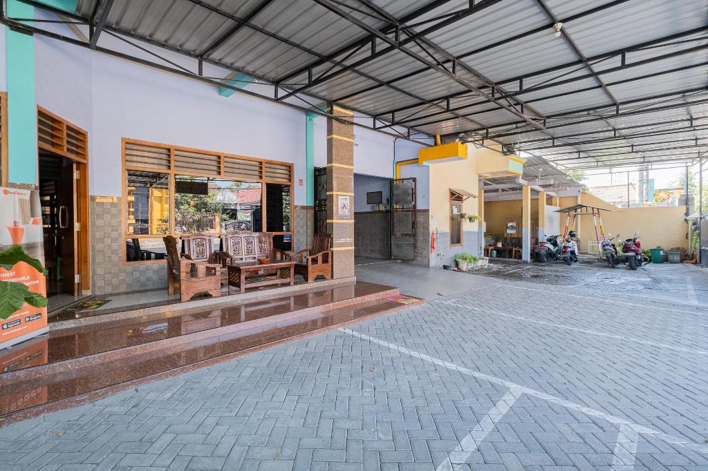 RedDoorz Syariah near Alun Alun Bojonegoro 25/29
