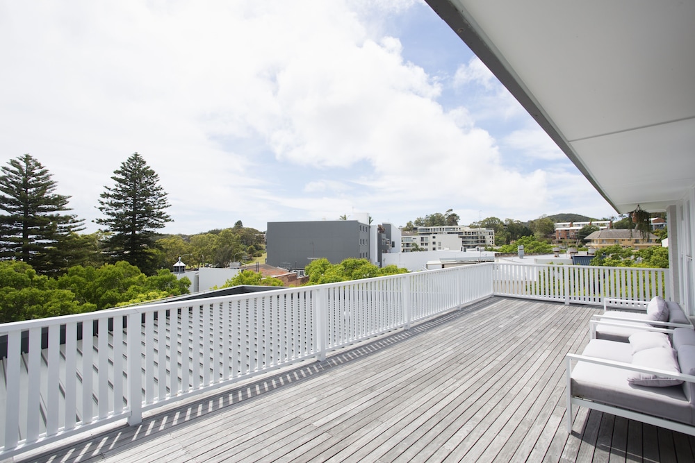 Seabreeze Hotel 24/36