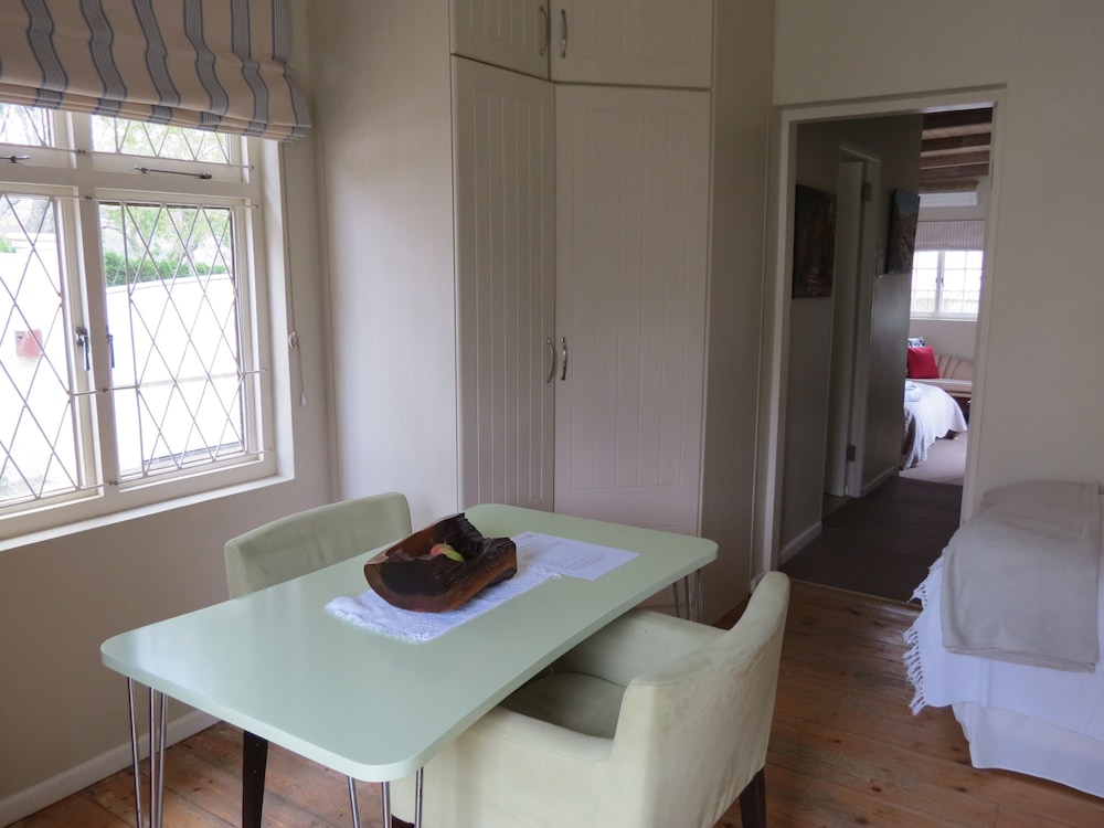 AppleBee Guest Cottages 37/50
