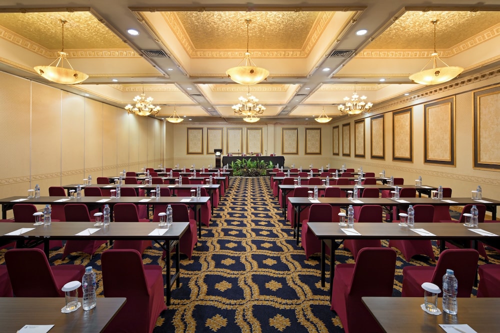 Golden Boutique Hotel Kemayoran 62/70