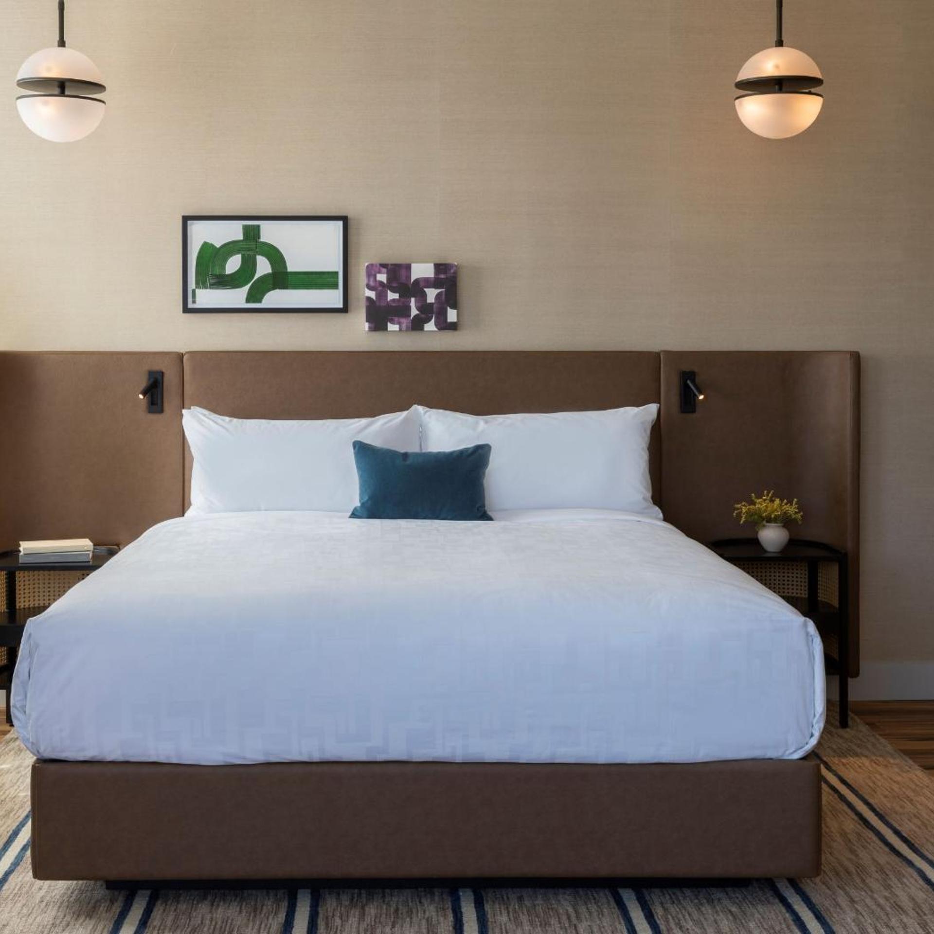 Urban, King Bed, Bathtub, Accessible, Kissel Uptown Oakland, in the Unbound Collection by Hyatt 3/7