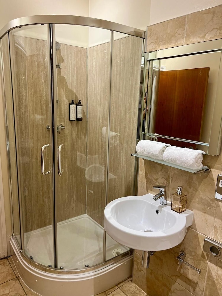 Kensington House Aparthotel by Warren Collection 57/59