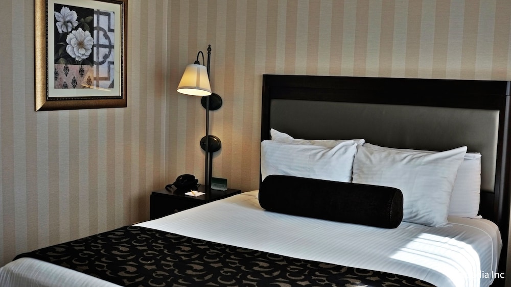 Gaslamp Plaza Suites 22/68