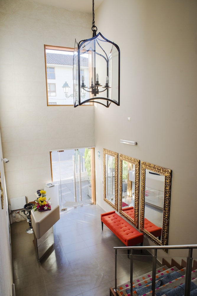 Atiq Boutique Hotel 38/48