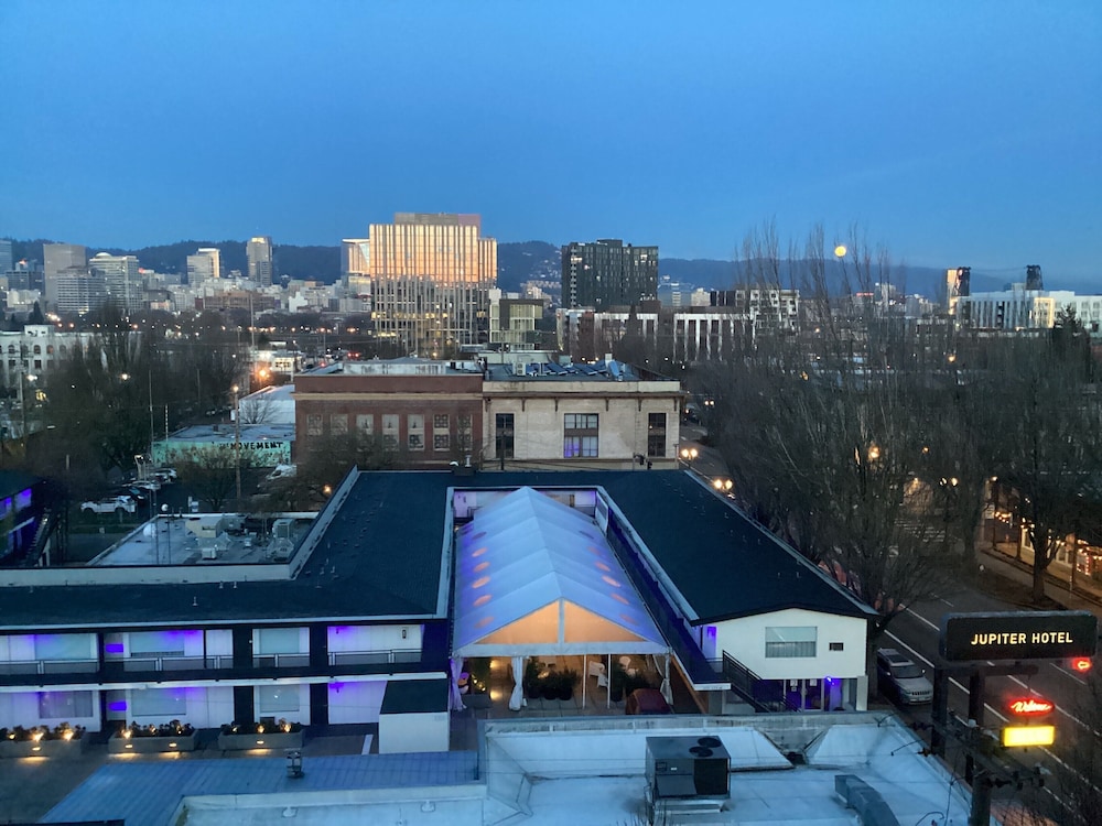 Jupiter Hotel in PORTLAND - OR