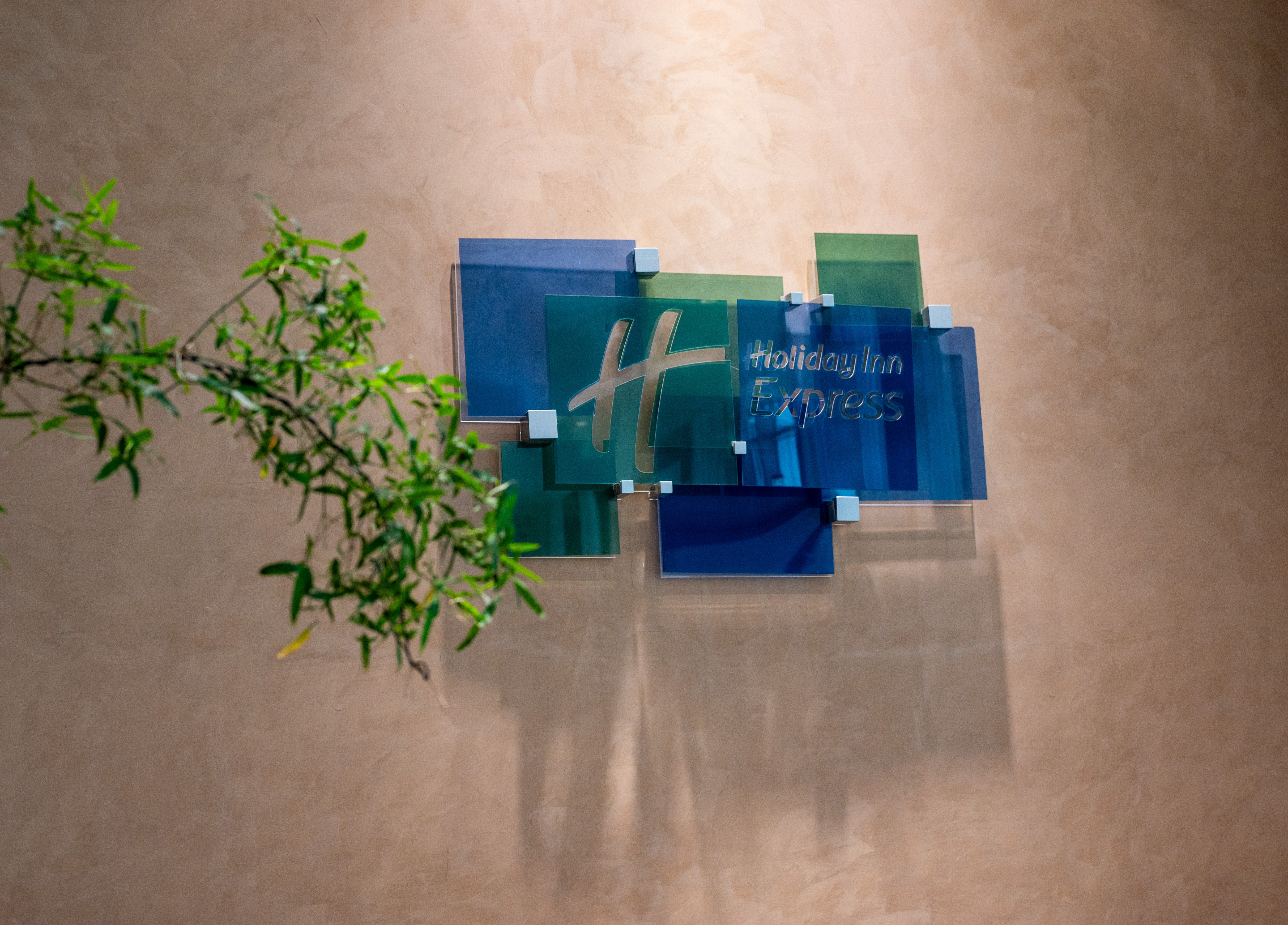 HOLIDAY INN EXPRESS CHENGDU WENJIANG HOTSPRING 5/36