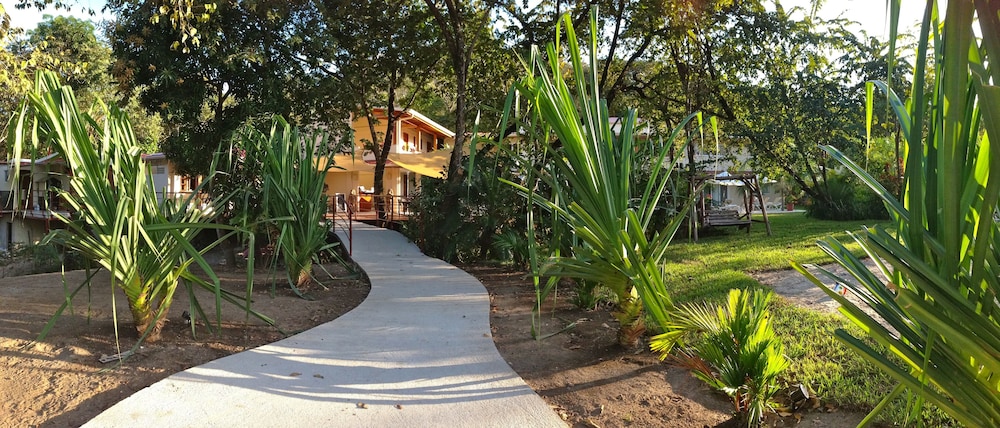 Montelaguna Boutique Hotel 44/50
