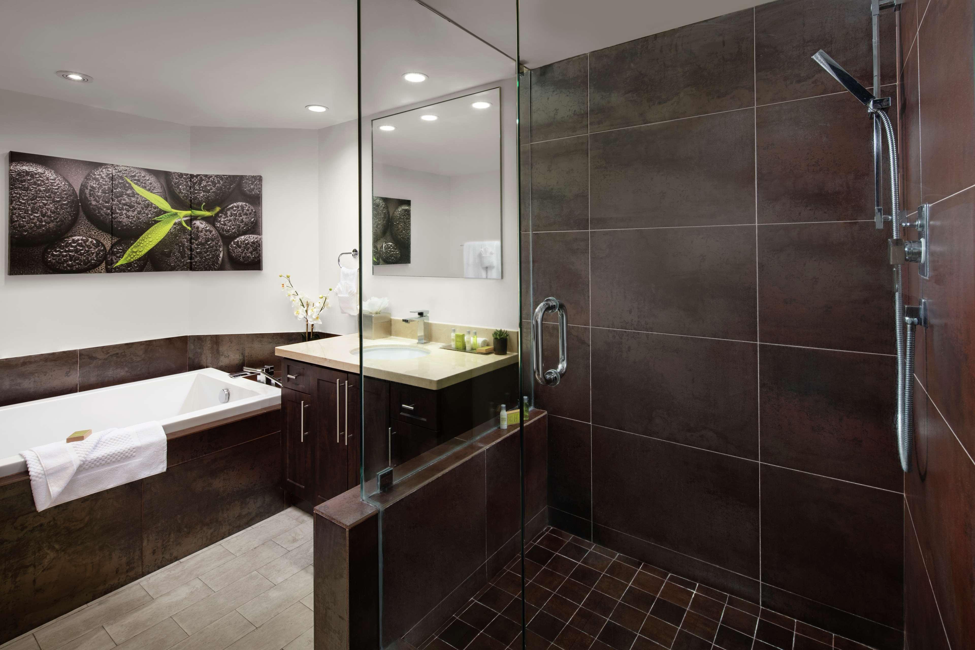 4 Bedrooms, Residence, Penthouse, 2 King Beds, Queen Bed، Doubletree By Hilton Grand Hotel Biscayne Bay 4/4
