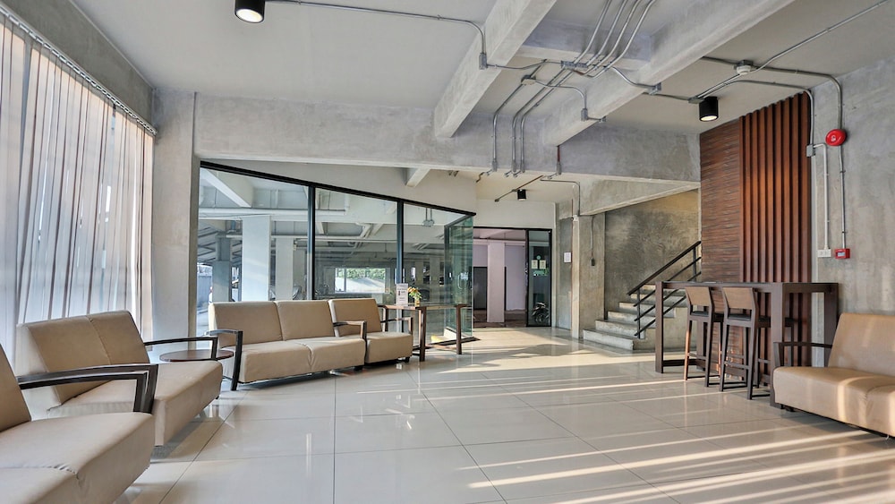 B2 Green Boutique & Budget Hotel 52/62