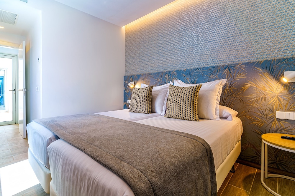 Resort Cordial Santa Agueda and Perchel Beach Club 28/79