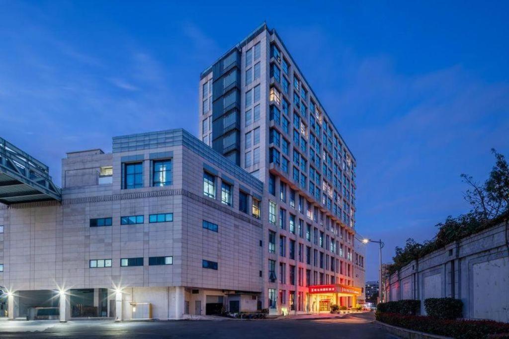 Vienna International Hotel (Shanghai Hongqiao National Exhibition and Convention Center Caobao Road) 6/47