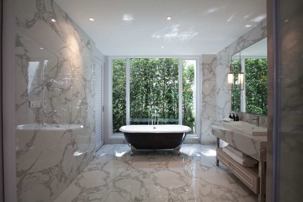 K MAISON BOUTIQUE HOTEL 46/48