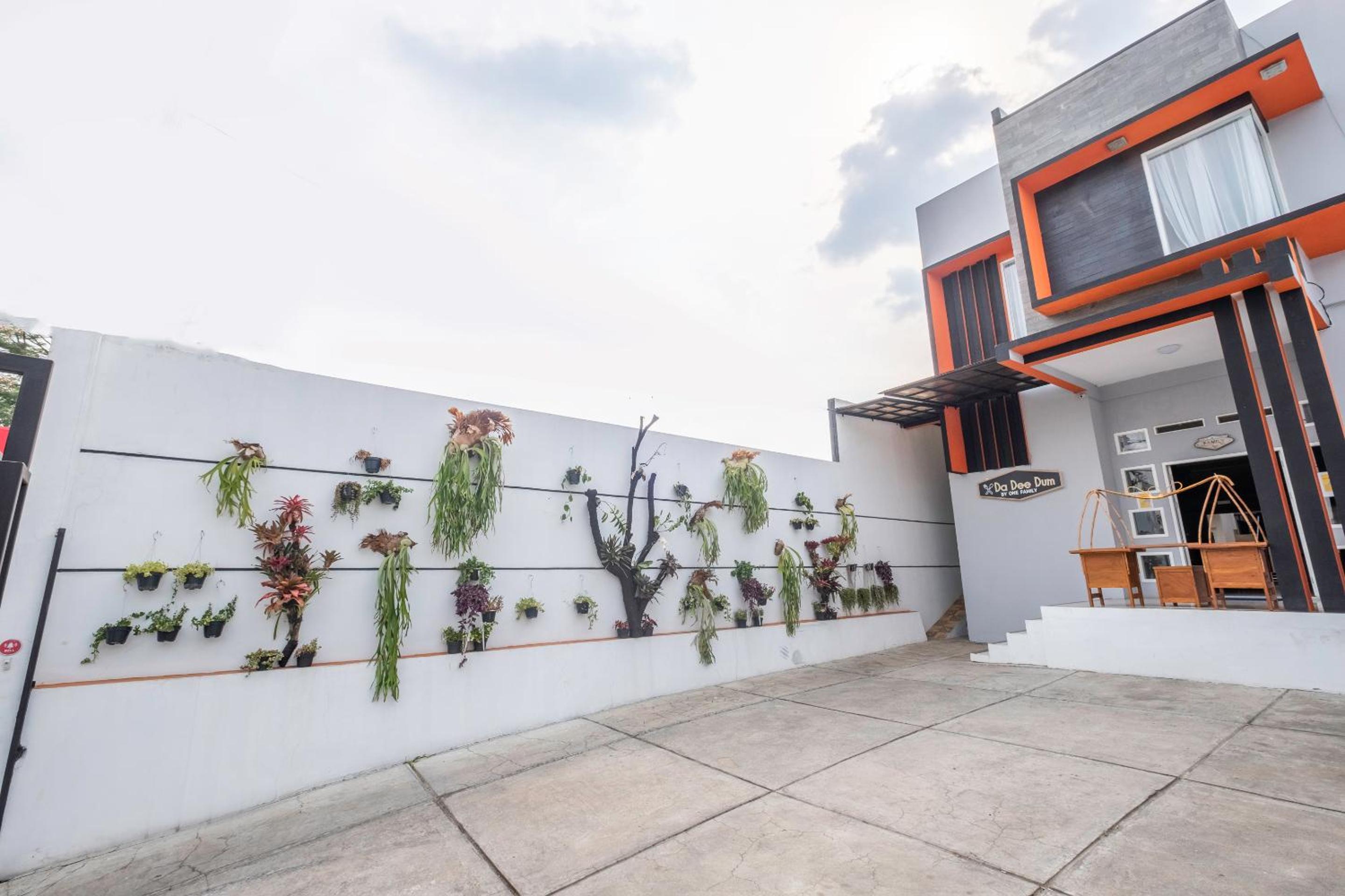 OYO 1271 One Family Guesthouse 4/56