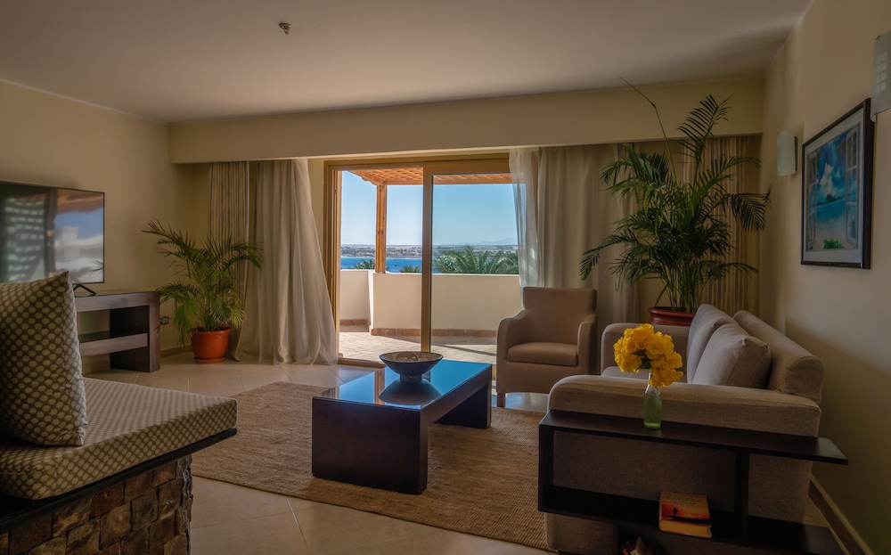Fort Arabesque Beach Resort 32/50