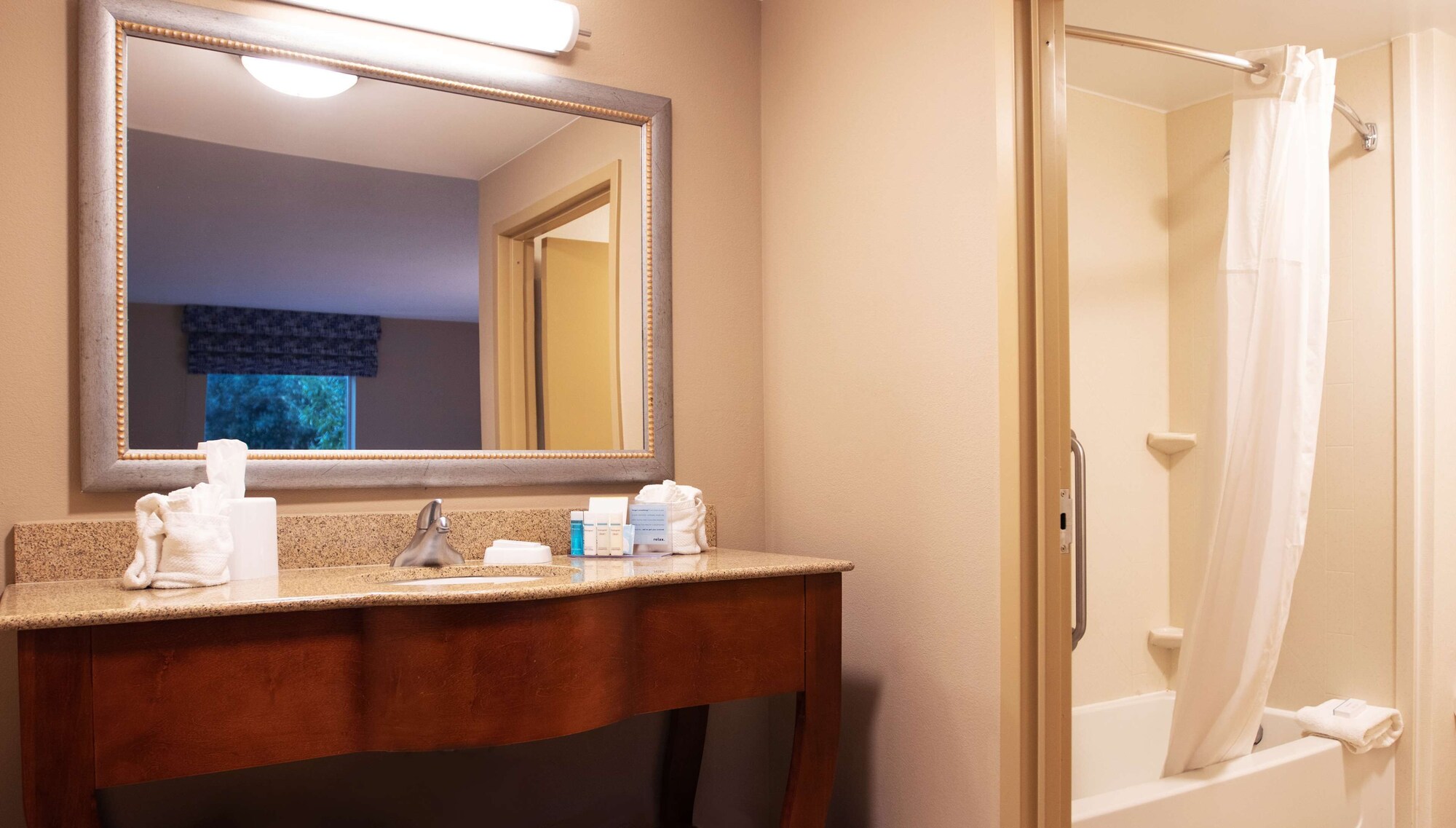 استوديو بسريرين كوين مع أريكة، Hampton Inn Gloucester 4/5