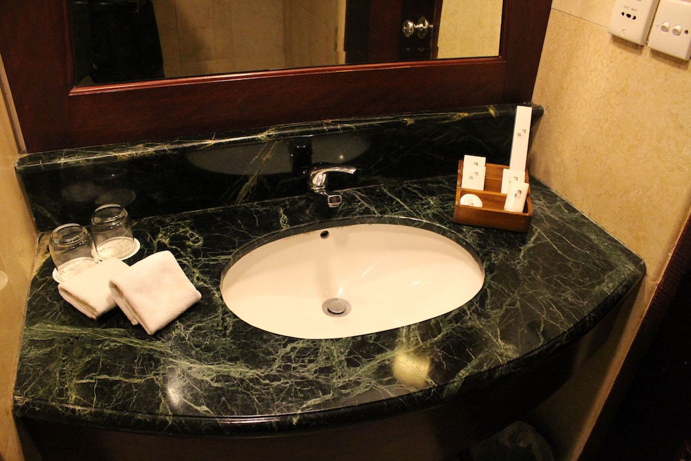 Swiss-Belhotel Tarakan 48/63