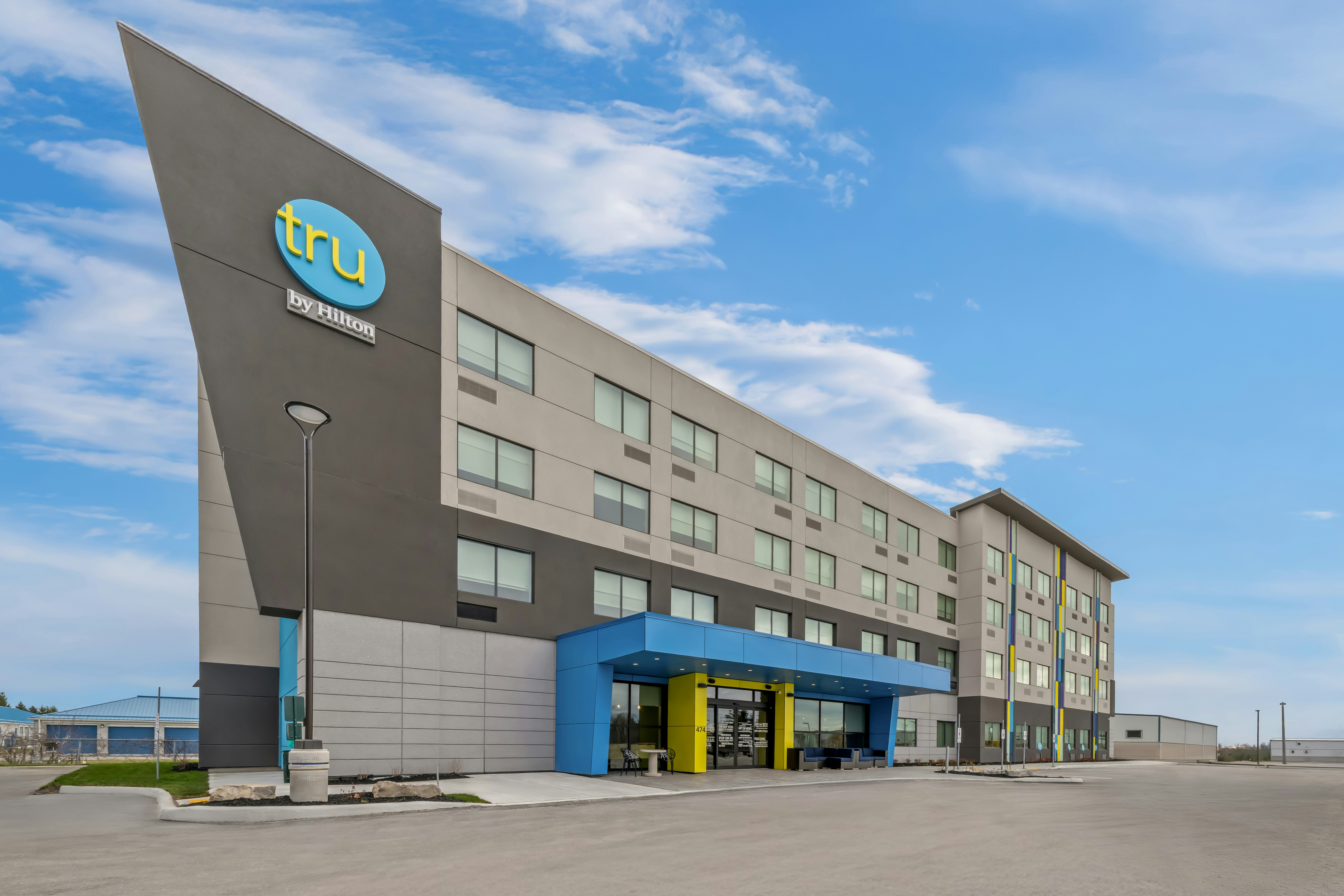 Tru by Hilton Oshawa 21/22