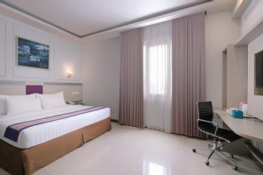 Deluxe, King Bed