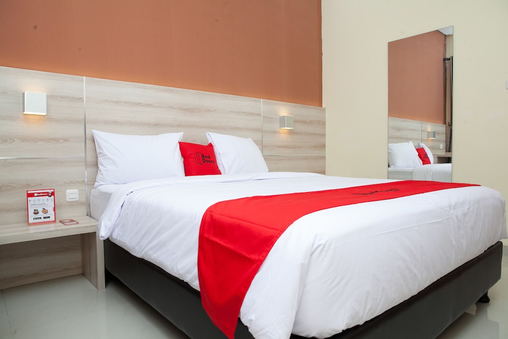 Reddoorz Plus Near Pasundan University 10/25