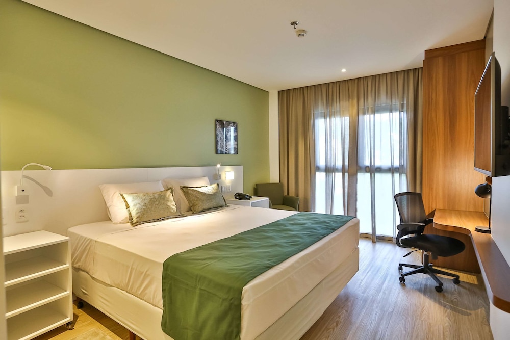 Quality Hotel Blumenau 11/48