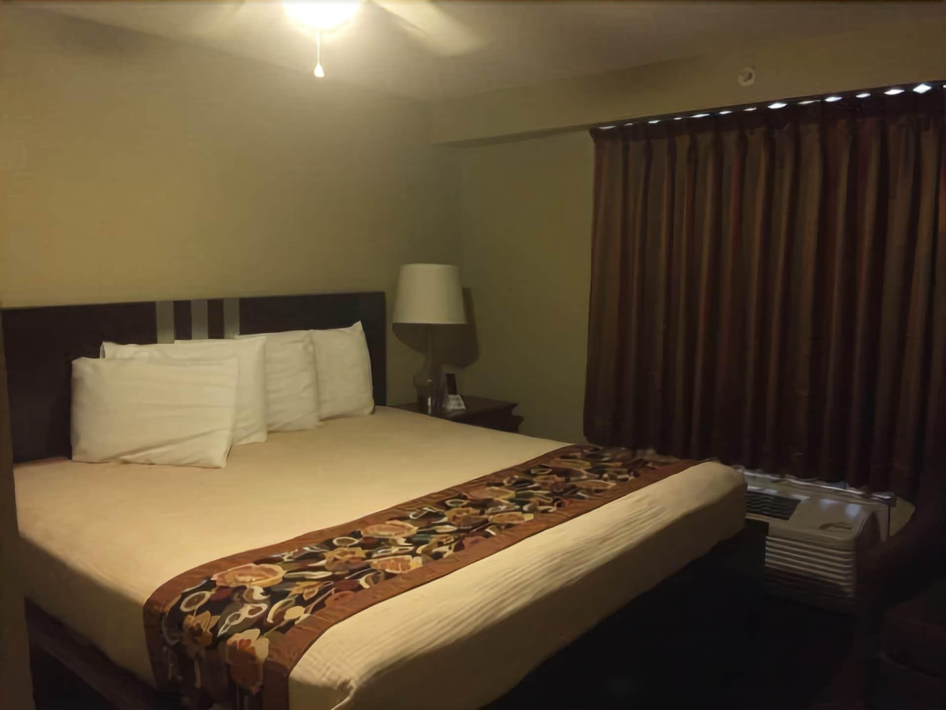 Flat, King Bed, Accessible