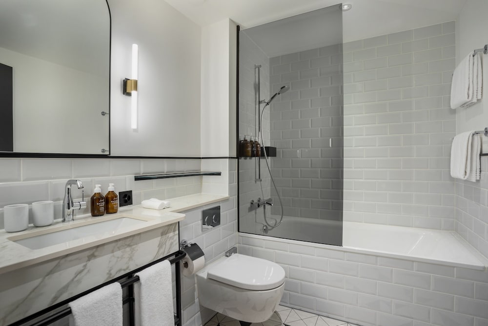 Neues Schloss Privat Hotel Zurich 10/31