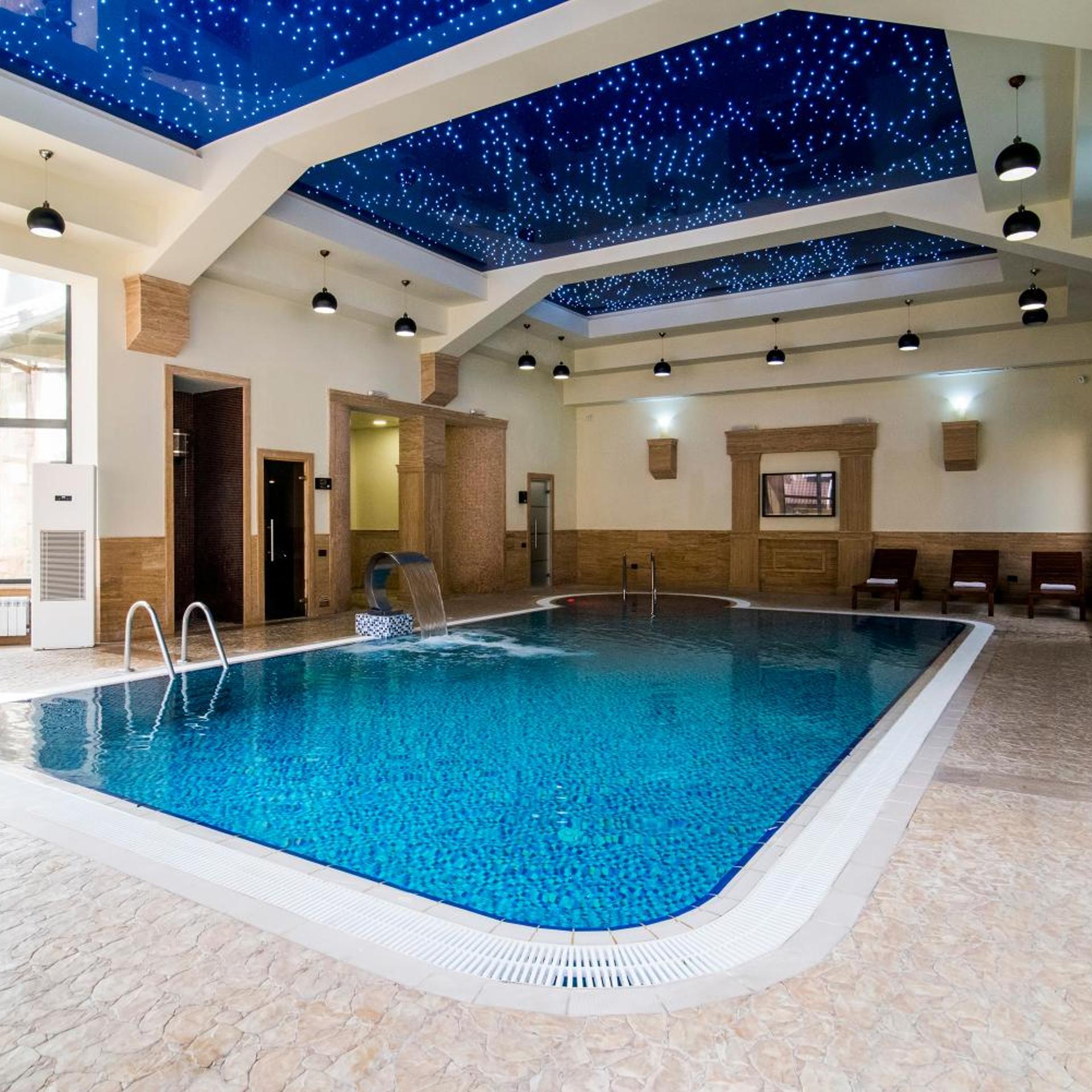 Elegant Hotel & Resort 40/60