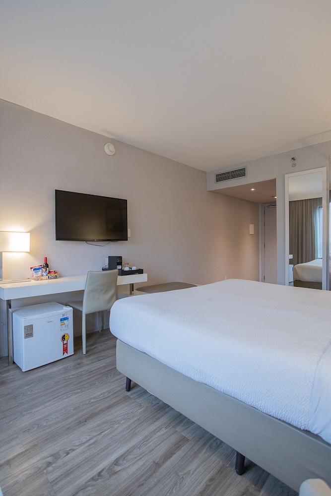 Business Class Queen Bed