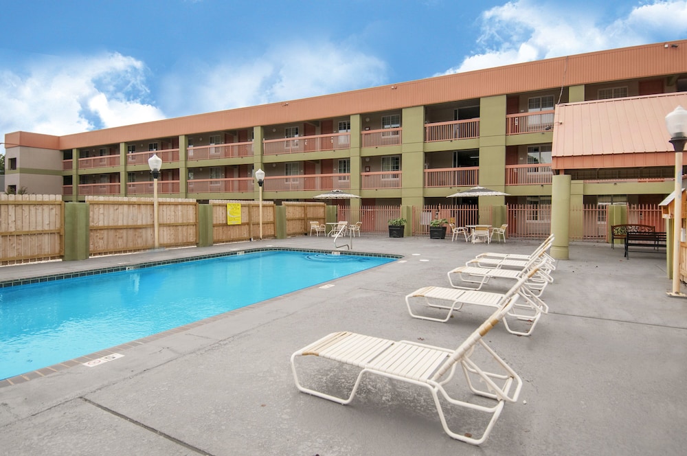 Super 8 by Wyndham Little Rock/Otter Creek 1/24