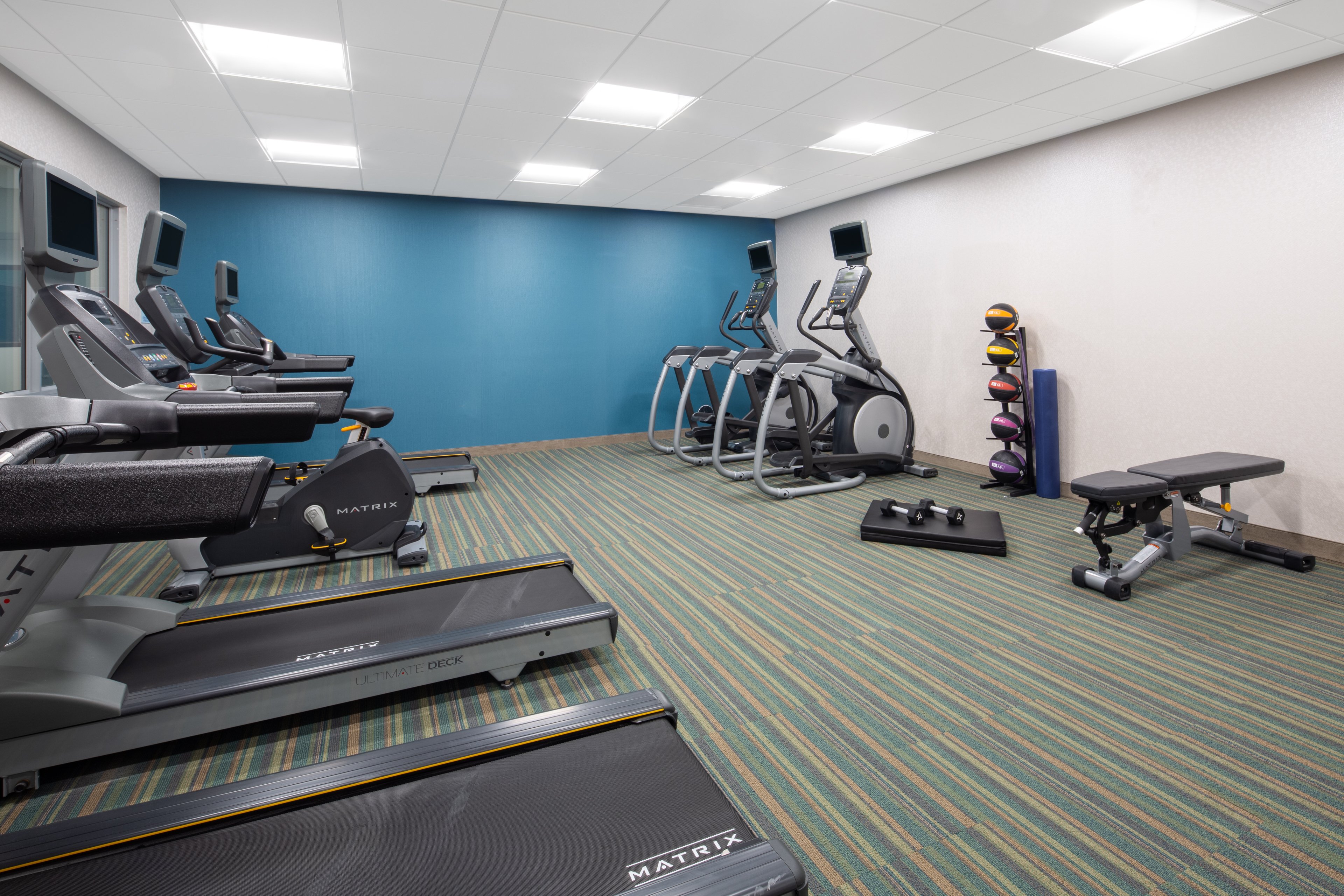 Holiday Inn Express and Suites Chico an IHG Hotel 35/66