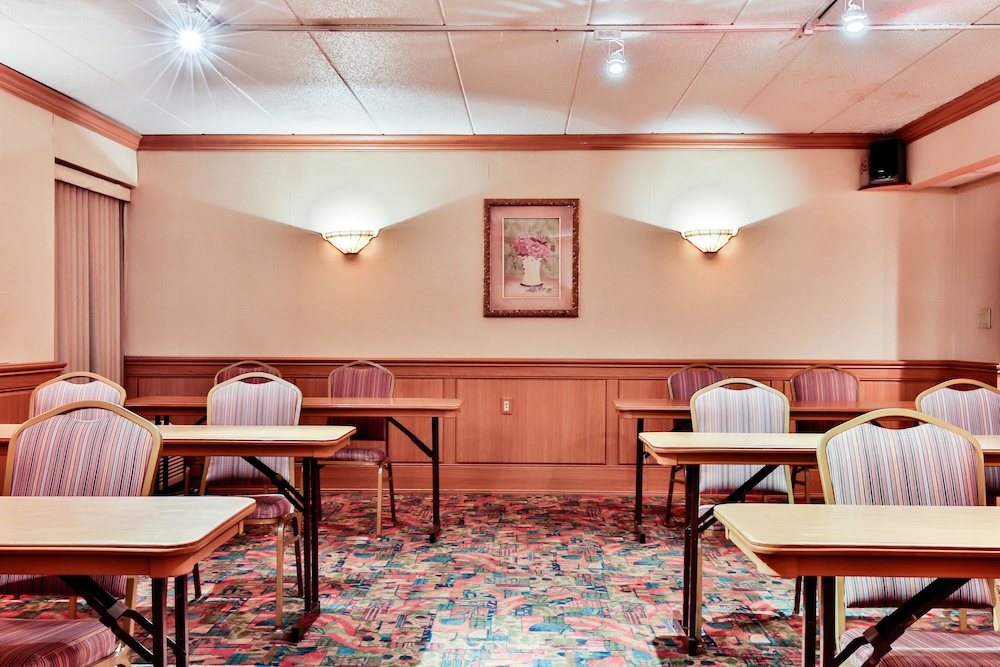 The View Inn Suites Hotel 49/69