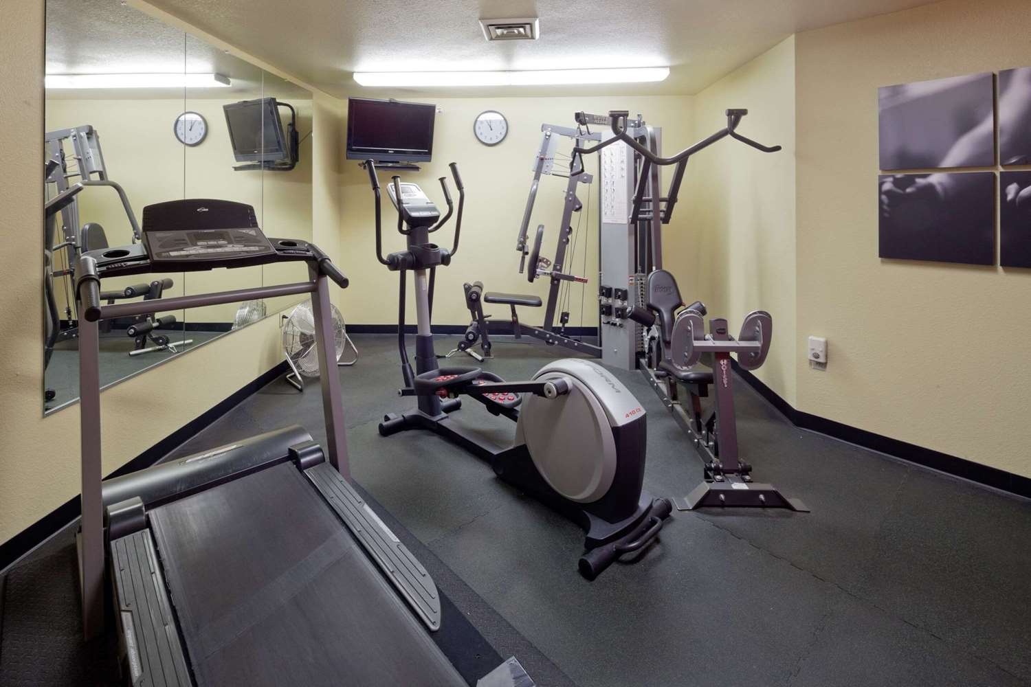 Country Inn & Suites By Radisson Germantown Wi 6/13