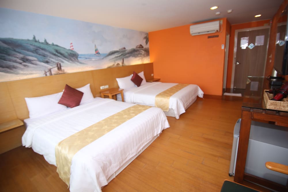 Water Front Hotel 25/53