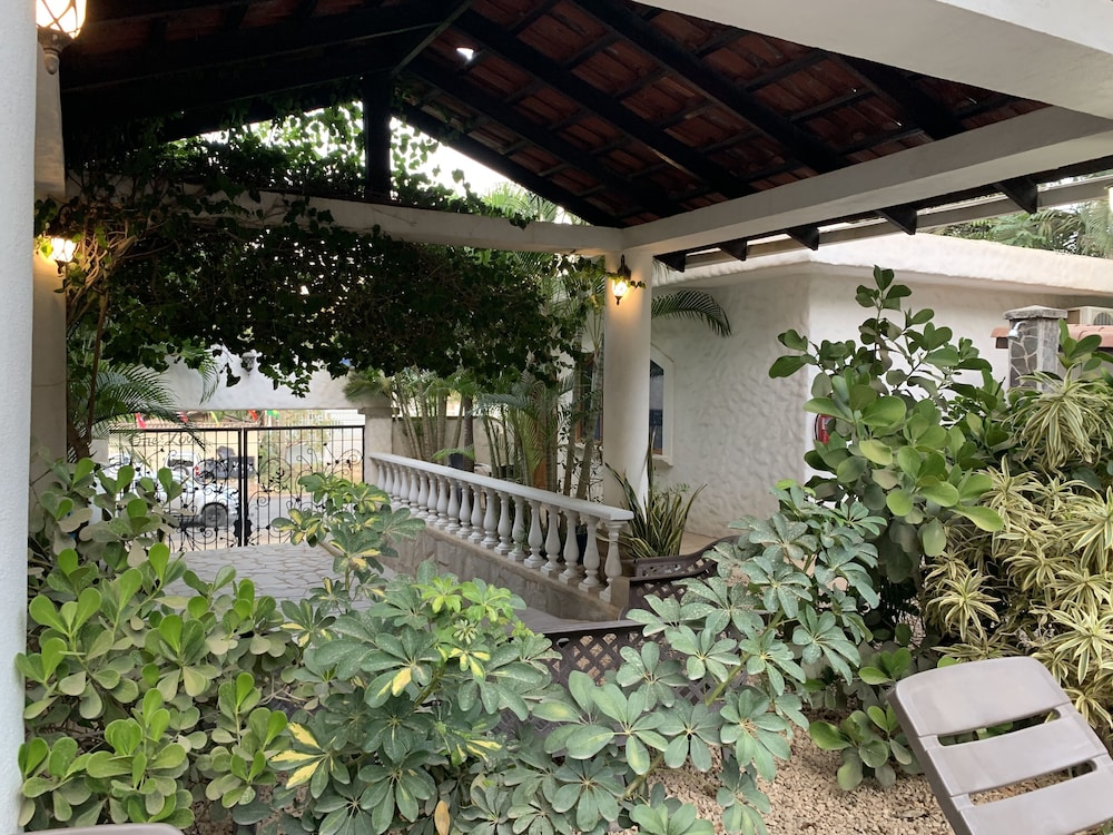 Hotel Flores 42/50