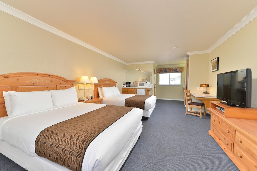 Cayucos Beach Inn 20/64