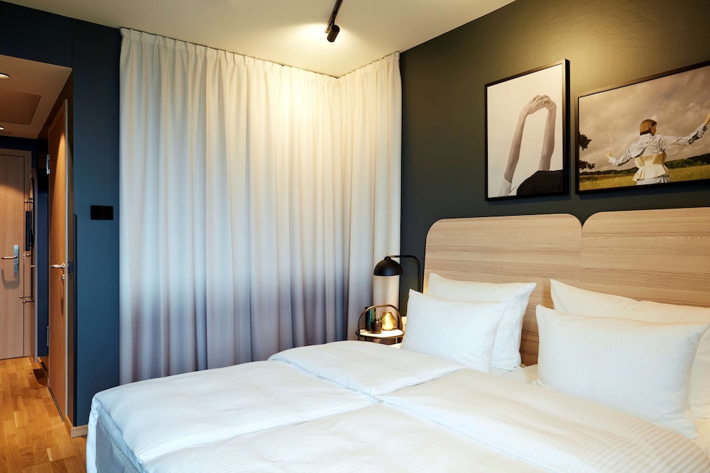 Scandic Frankfurt Hafenpark 24/64