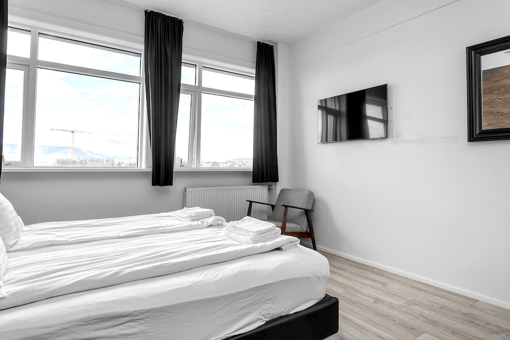 STUDIO, APARTMENT