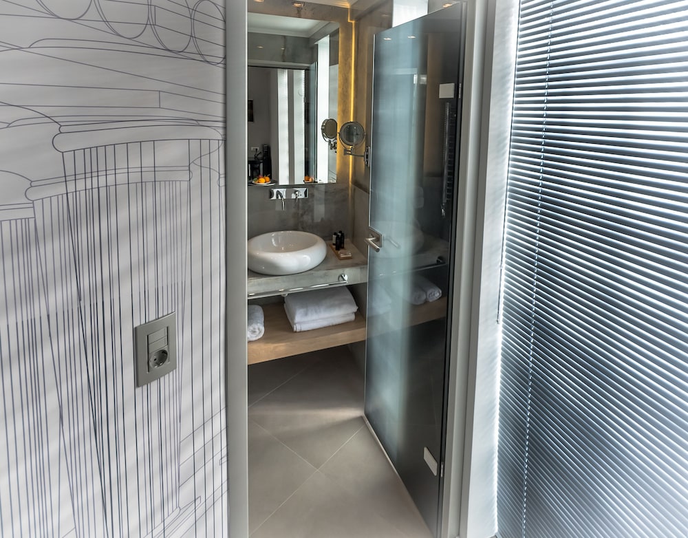 Lavris City Suites 46/50
