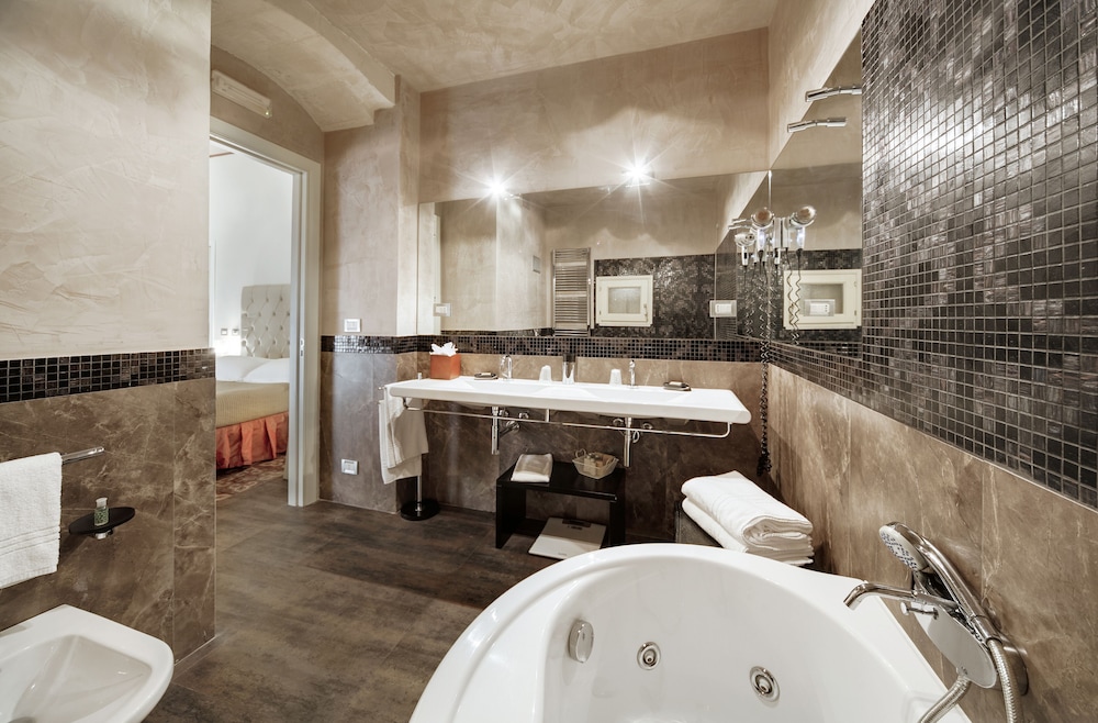 Antica Badia Relais 28/79