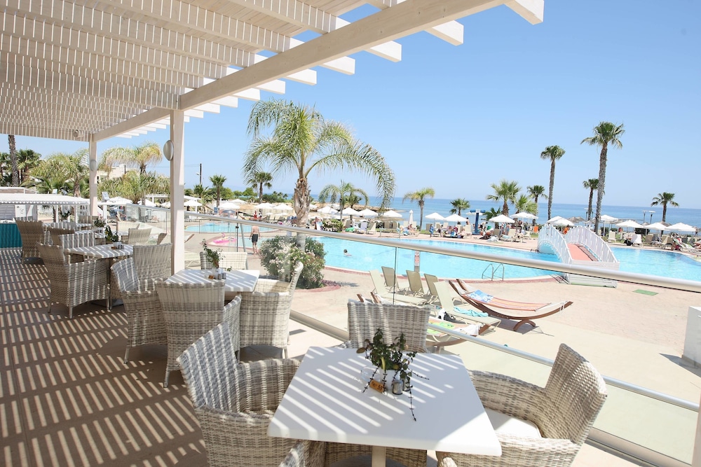 Marlita Beach Hotel Apartments 27/50