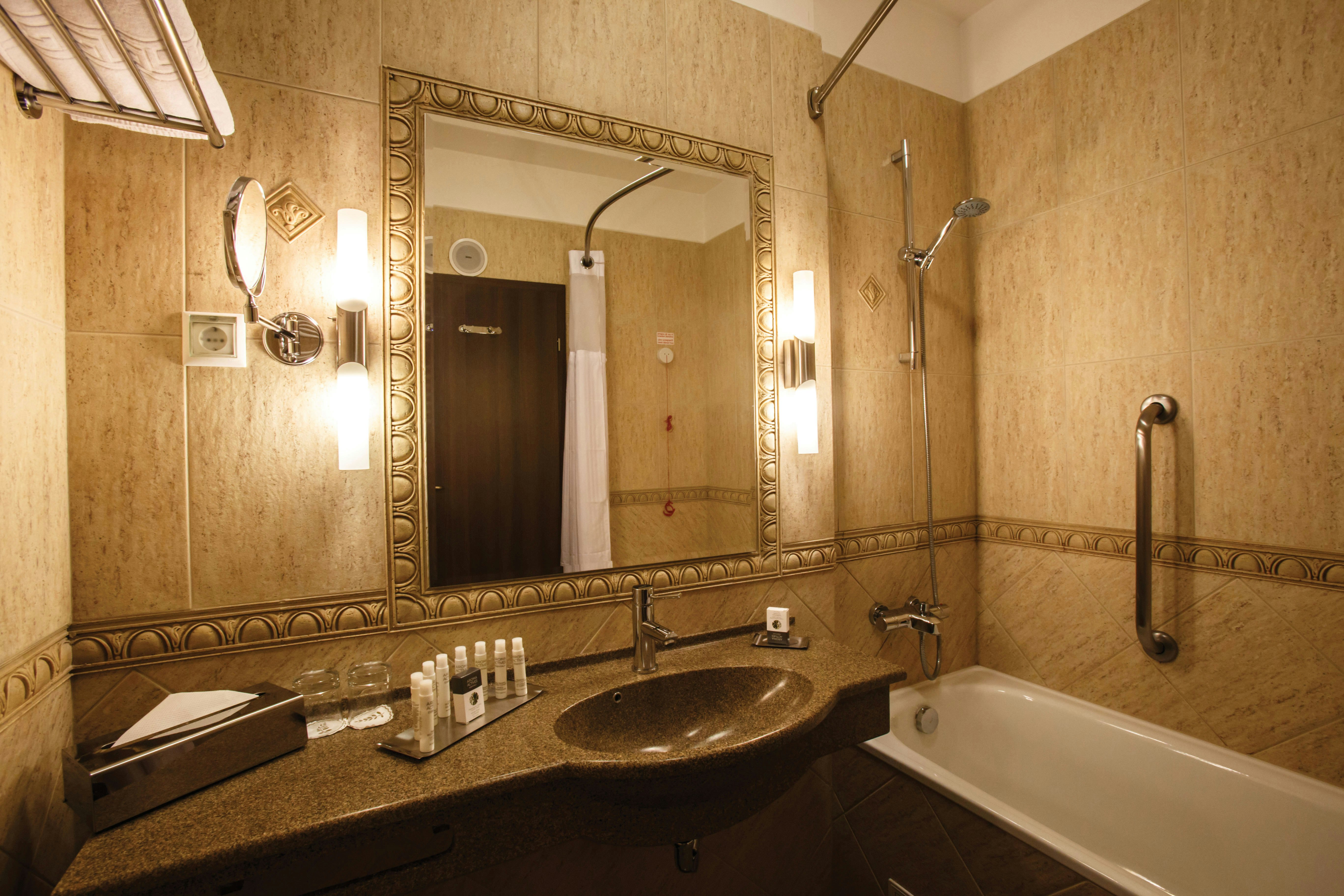Room, Twin Beds, DoubleTree by Hilton Hotel Sighisoara - Cavaler 4/4