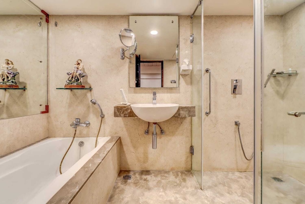 Quality Inn Bez Krishnaa 48/50