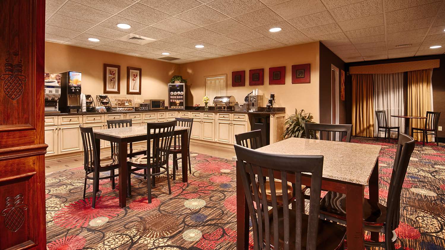Best Western Plus Brandywine Inn & Suites 28/40